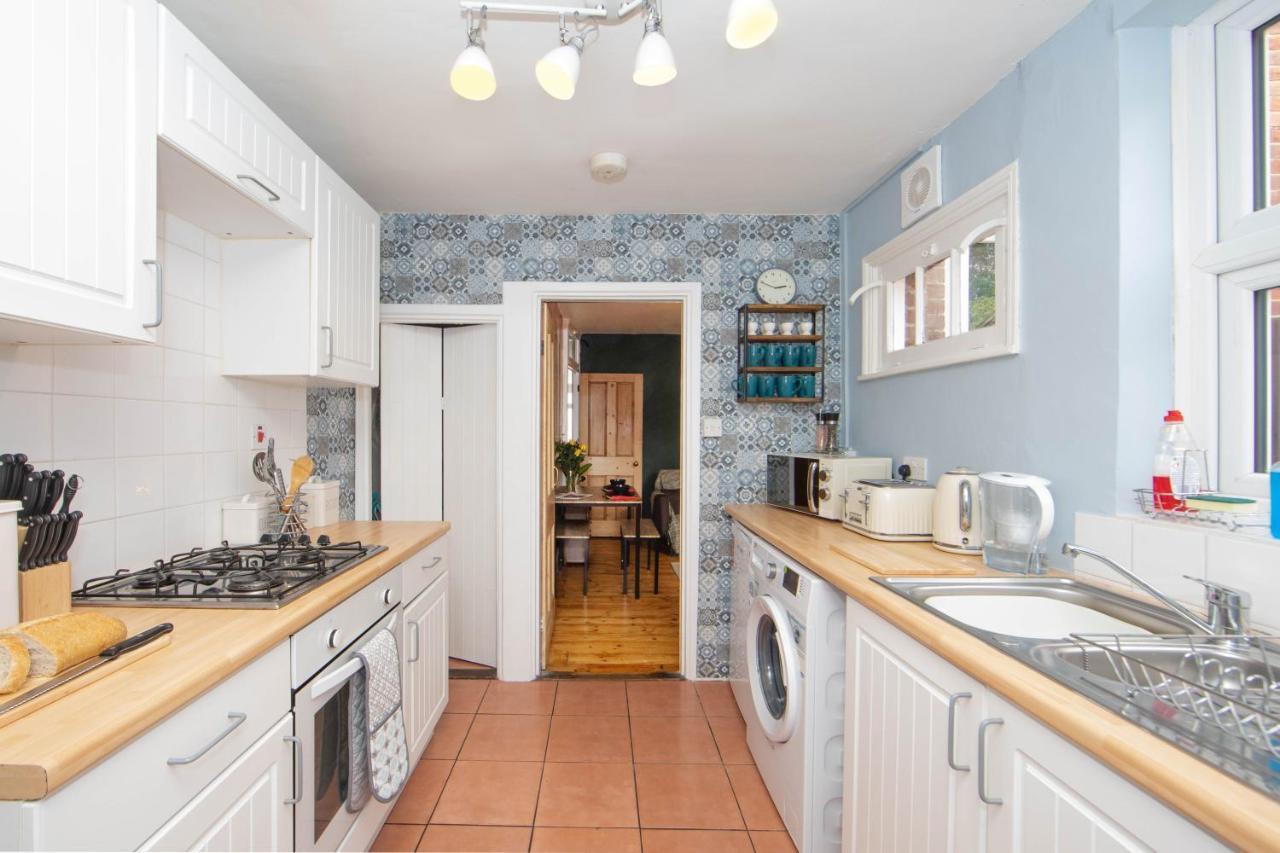 Cosy 3 Bedroom House - Private & Central - Ultra Wifi Canterbury Exterior photo